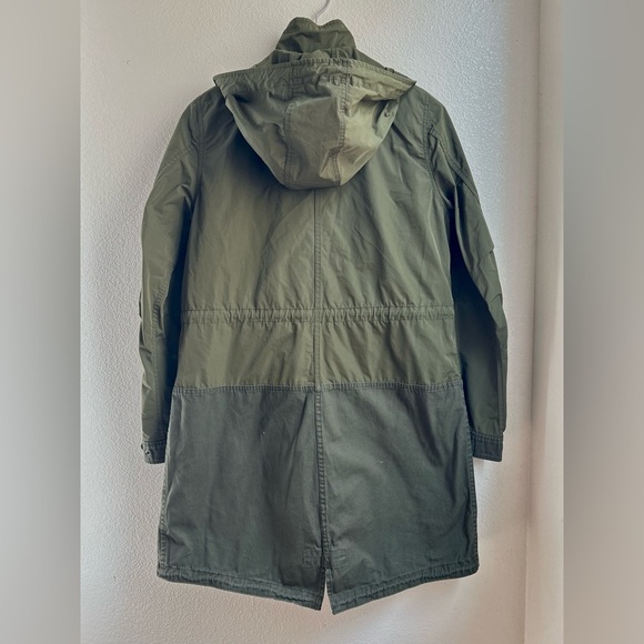 Uniqlo | Tech Olive Green Jacket with Removable Lining - Picture 3 of 11